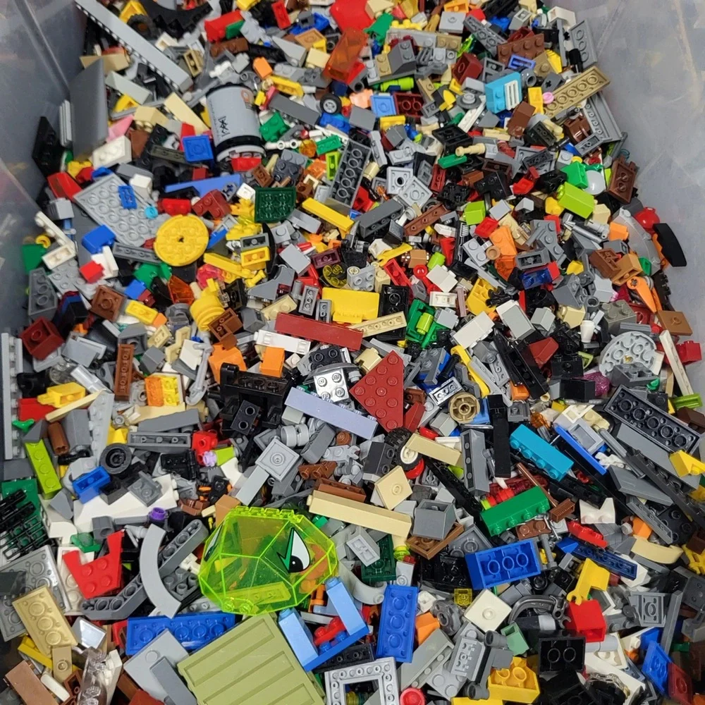 Lego 4 LBS of Random Mixed 100% Lego Bulk Lot’s - Picture 4 of 7